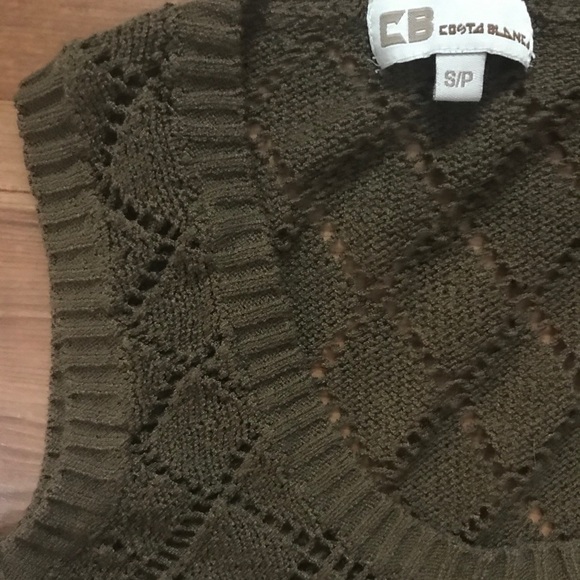 Brown vest small - Picture 2 of 3